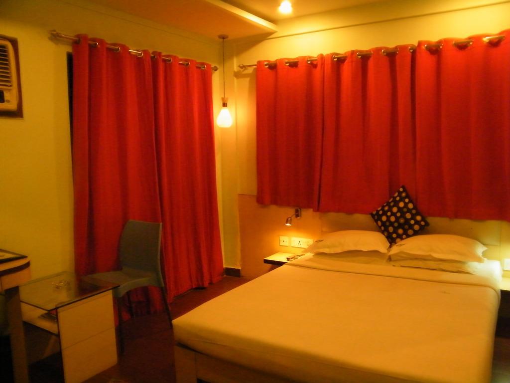 Hotel Crestwood Calcuta Habitación foto