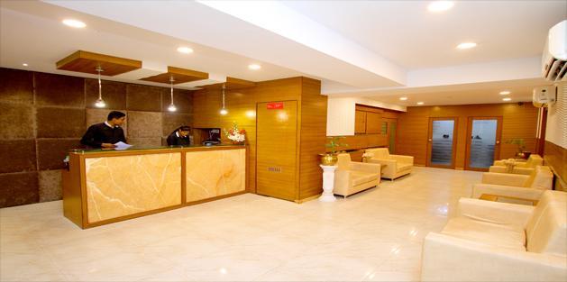 Hotel Crestwood Calcuta Exterior foto